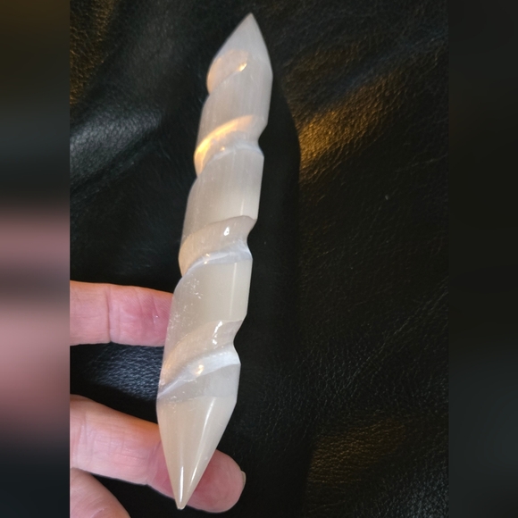Unicorn horn selenite crystal LAST ONE! - Picture 8 of 8